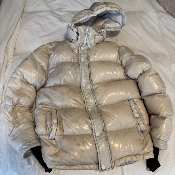 tna (now aritzia) super puff coat - Picture 1 of 4